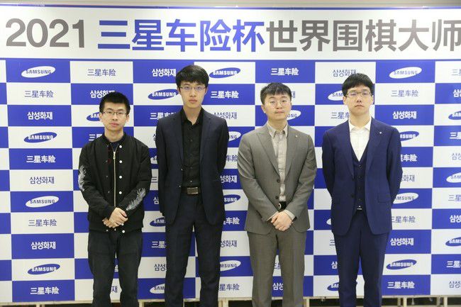 ......另一边，萧初然走进帝豪集团的办公大楼，便在前台等候着预约，她甚至都不知道，帝豪集团的副董事长王冬雪愿不愿意见自己。